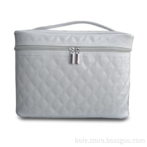 Cosmetic Bag, Made of PVC Material, Diamond Quilting, Handle on Top, Sized 30 x 11 x 21.5cm